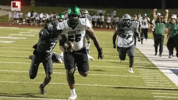 Huntsville Hornets Demolish Bryan Vikings in 61-27 Victory